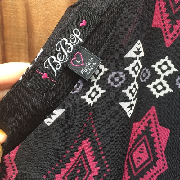 BeBop Black Flowy V Neck 3/4 Sleeves Dress Size L - Picture 2 of 5